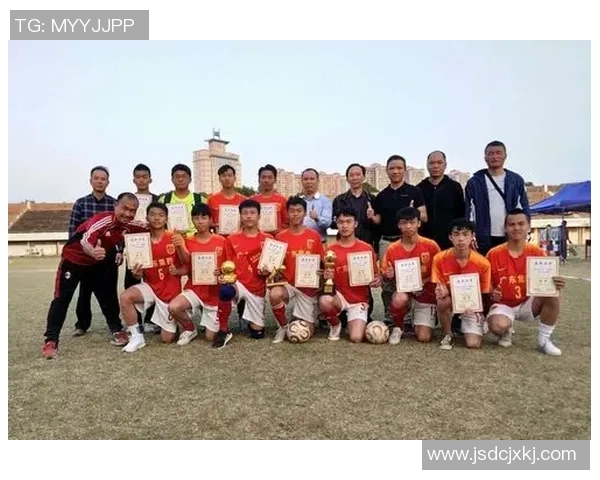 南京足球队配合实力大幅提升创造历史新高排名引发关注