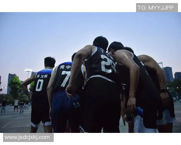 南京篮球队的意识提升与团队协作探讨聚焦篮球运动的未来发展