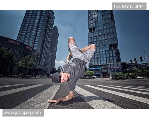 重庆街舞队战术变革引发热议探索街舞新风潮与团队协作的完美结合