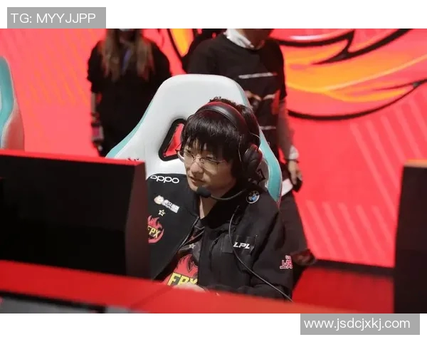 FPX战队在CSGO中的进攻战术解析与实战应用探讨 FPX战队在CSGO中的进攻战术解析与实战应用探讨