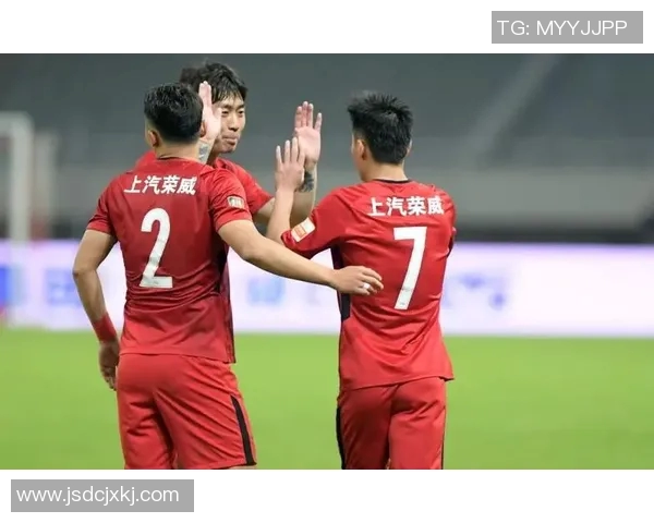 成都足球队以53分领跑邀请赛积分榜展现强劲实力