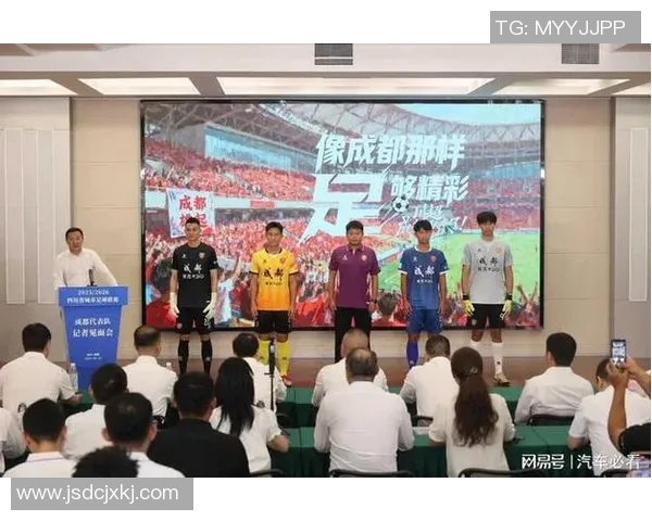 成都足球队速度之争引发热议球迷与专家各执己见 成都足球队速度之争引发热议球迷与专家各执己见