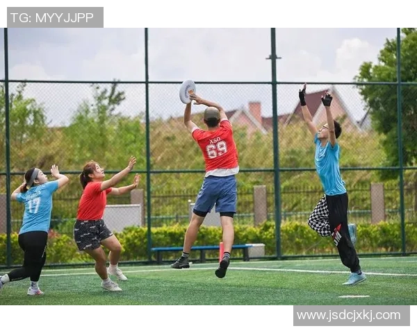 飞盘战术深度解析：深圳飞盘队的战术布局与比赛策略探讨