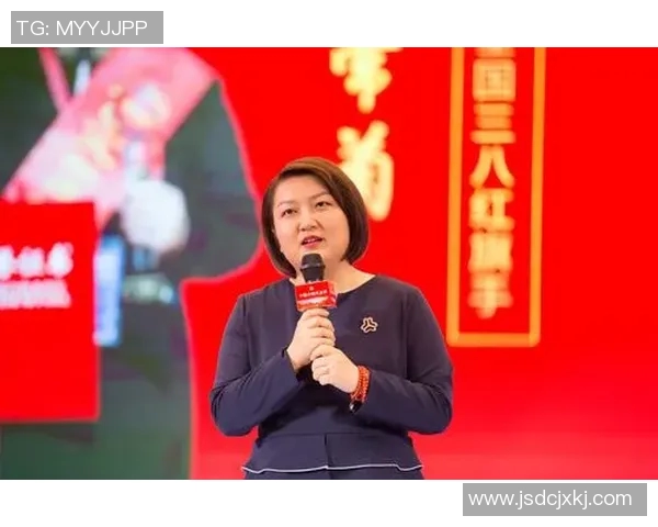 中国女篮对决自由人全力以赴争夺胜利展现巾帼风采 中国女篮对决自由人全力以赴争夺胜利展现巾帼风采