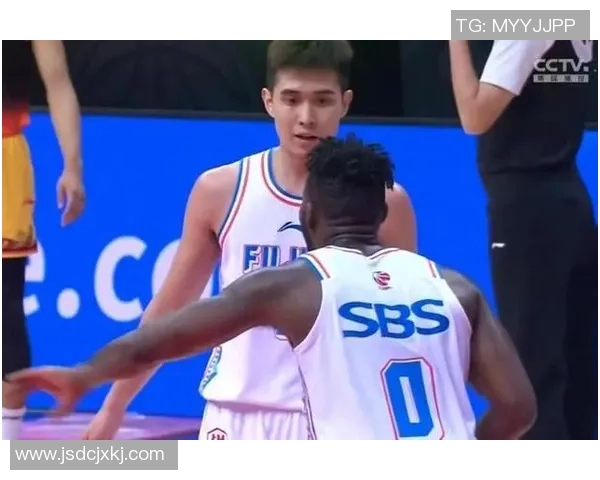 CBA南区与北区精彩对决录像回放分析与精彩瞬间回顾 CBA南区与北区精彩对决录像回放分析与精彩瞬间回顾