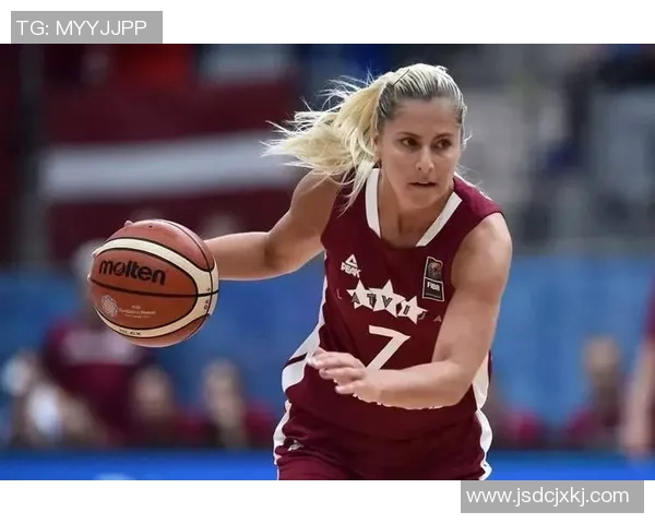 乌克兰女篮与拉脱维亚女篮激战正酣谁能夺得胜利的荣耀 乌克兰女篮与拉脱维亚女篮激战正酣谁能夺得胜利的荣耀