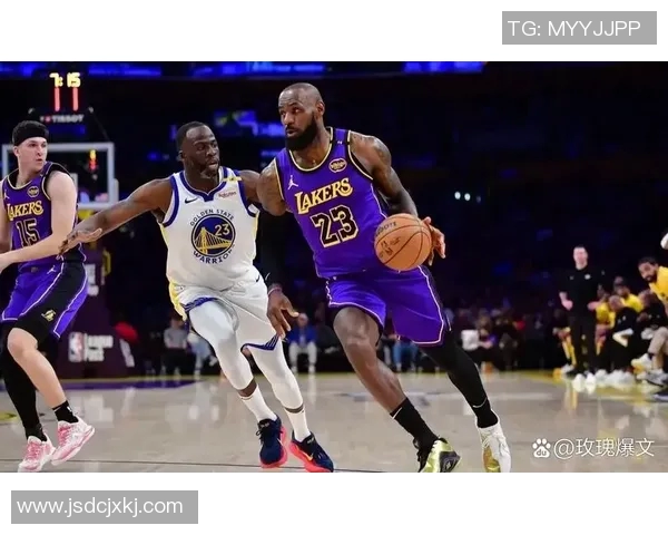 掘金客场挑战开拓者争夺西部季后赛关键胜利