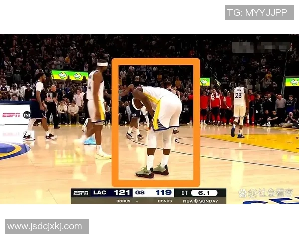 开拓者与勇士赛场冲突引发激烈争执球员情绪失控现场火药味十足