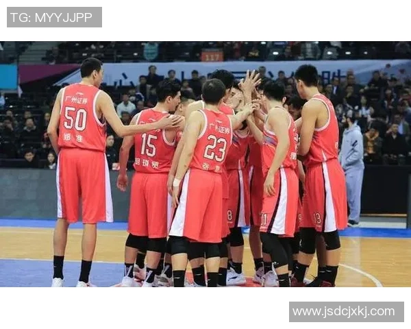 2016年CBA经典对决北京队与广东队的巅峰对决回顾与精彩瞬间分析