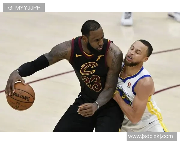 湖人詹姆斯与勇士库里精彩对决瞬间回顾与分析