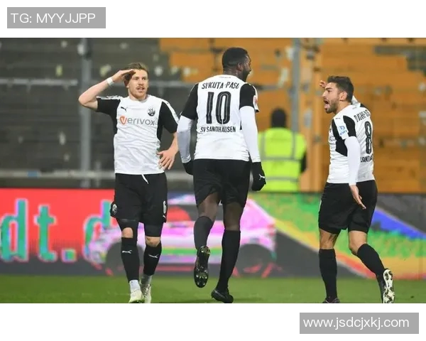 杜塞尔与纽伦堡对决前瞻分析双方近期状态及战术布置探讨