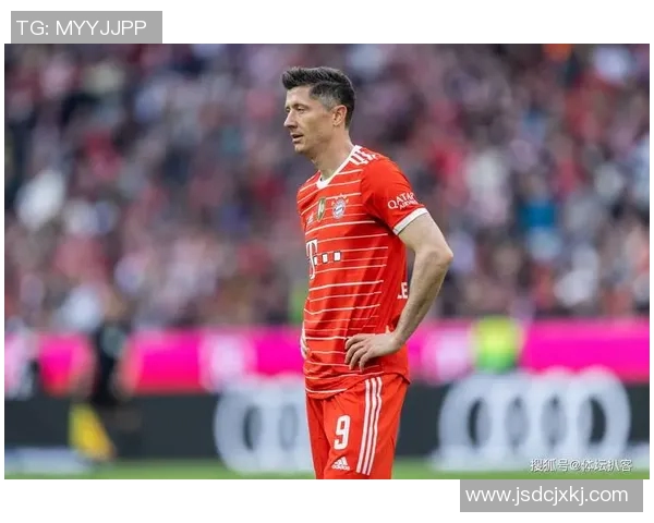 莱万重返老东家首秀引发拜仁球迷愤怒声讨称其忘恩负义